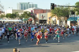 runners at the downtown dash